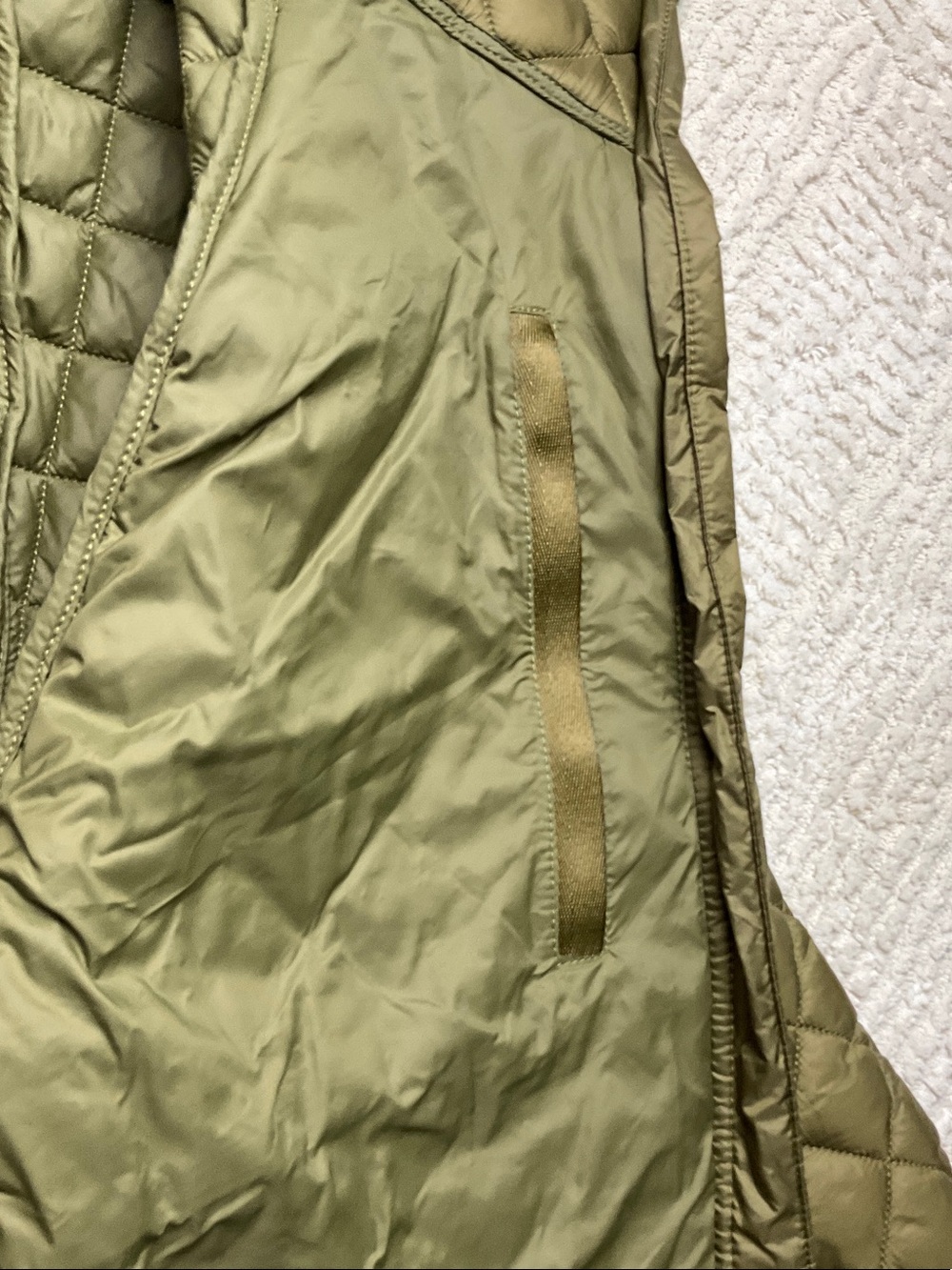 Athleta Olive Whisper Featherless Puffer Jacket Women’s Size Large - Picture 14 of 16